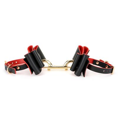 China Wholesale Price ADULT SM Hand Slaps Leahter Adult Bdsm Bondage Sex Toys PU Leather Bondage Hand Cuffs for sale