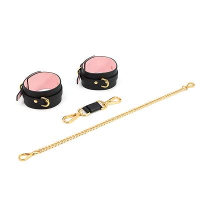 China Latest Hot Selling ADULT Couple's Sexy Aid Collar Sex Toys Alternative Bondage Handcuff for sale