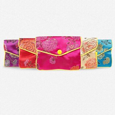 China Handmade Chinese Style Silk Purse Pouch Gift Jewelry Bag Embroidery Multiple Colors Jewelry Packaging With Necklace Rings Earring Bracelet for sale