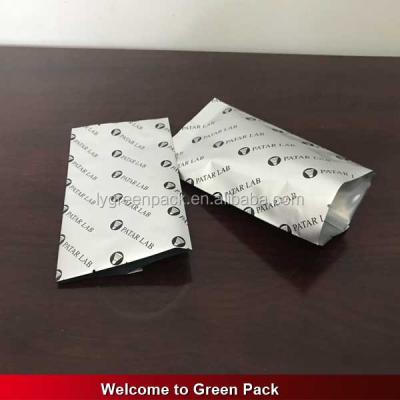 China Recyclable Metallic Foil Back Packaging Medium Trading Card Seal Bag for sale