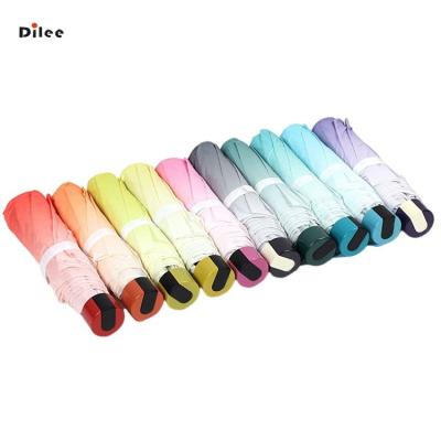 China Fashion Casual Multicolor Gradient Carbon Manual Classic Rain Folding Umbrella for sale