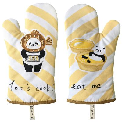 China Wholesale Cute Two-finger Panda Pure Cotton Linen Cotton Twill Insulation Oven Gloves Microwave Gloves Slip-resistant for sale