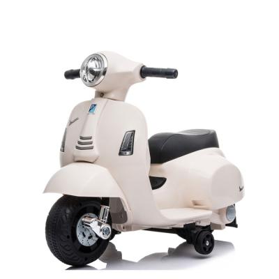 China Ride On Toy Car Girl Toys Licensed Vespa Ride On Kids Electric Motorcycle 2021 Kids Ride On Bikes for sale