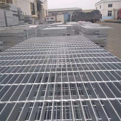 China Industrial HDG crenellated steel grating for walkway deck metal materia for sale