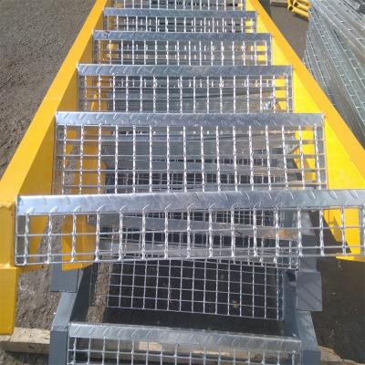 China Industrial High Quality Galvanized Steel Metal Grating Stair Tread for sale