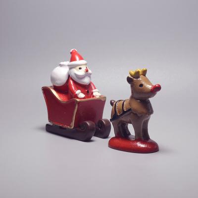 China Resin Home Ornament Mini Christmas Microlandschaft Father Christmas /Reindeer Christmas Ornament for sale