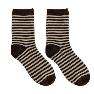 China New Design QUICK DRY Solid Color With Stripes Design Logo Women Cotton Crew Socks Custom Made for sale