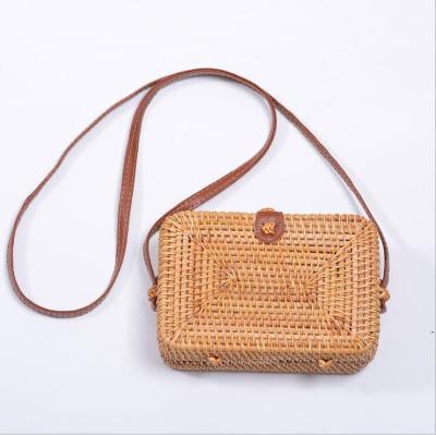 China Waterproof Women's Rattan Bag Retro One-Shoulder Bag Diagonal Straw Beach Bag For Seaside Vacation for sale