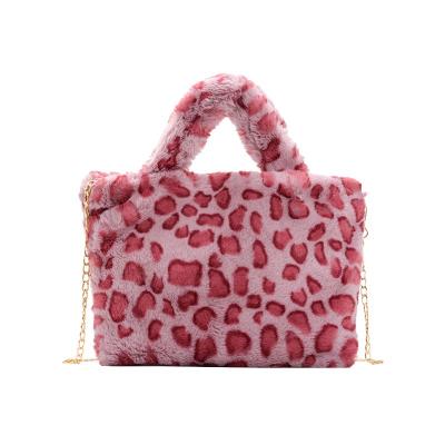 China New Fashion One-Shoulder Messenger Bag Style Plush Leopard Print Designer Korean Long Chain Handbag Wholesale For Women for sale