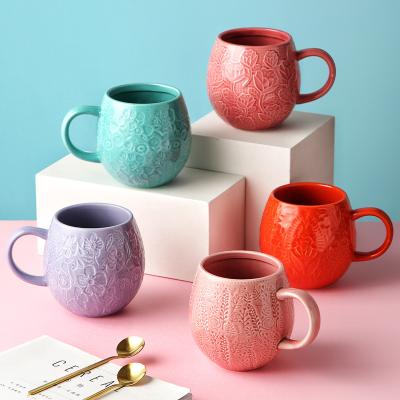 China Wholesale 3D Viable Ceramic Mug 20 Ounce Relief Ceramic Cups Butterfly Ceramic Straight Cup Egg Tazas De Loza Flower For Wedding Gifts for sale