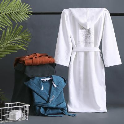 China Wholesale Hooded 100% Cotton QUICK DRY Nightgown Women And Men Couples Bathrobe Plus Long Bathrobe for sale