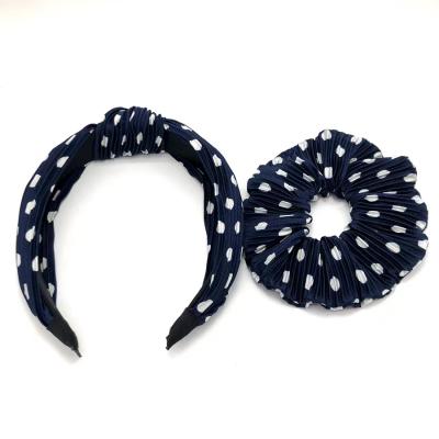 China 2022 Factory Wholesale Attractive Vintage Girls Hair Accessories Sets Sweet Polka Dots Navy Pleated Scrunchies and Headband Sets for Ladies for sale