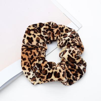 China Attractive 7 Colors Leopard Zebra Animal Scrunchies Printed Soft Velvet Scrunchies Hair Ties For Girls for sale