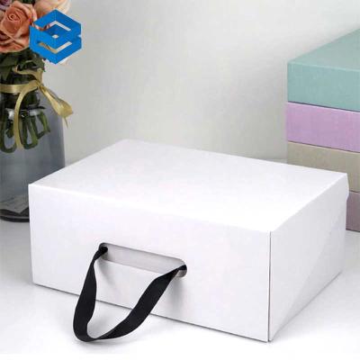 China Bio-degradable Custom Wholesale Corrugated Box with Ribbon Folding Shipping Express Modern Paper Shoe Box for sale