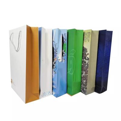 China Recyclable White Cardboard Paper Bag Personalized Gift Packaging Portable Cardboard Bag Customizable for sale