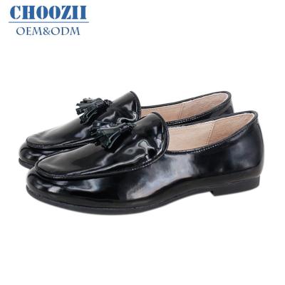 China Choozii Luxury Wholesale Flat Luxury Tassel Loafers Boys Stylish Patent Leather Children Shoes for sale