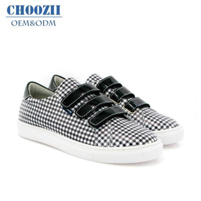 China Wholesale New Design Flat Texture Kids Sports Shoes Choozii Unisex Canvas Shoes Sneakers With Hook And Loop for sale