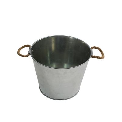 China Sustainable Custom Silk Logo Printed Galvanized Metal Ice Bucket For Drinks With Rope Handles for sale