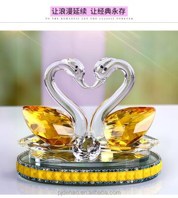 China Excellent Crystal Glass Swan For Business Gifts Or Wedding Favors for sale