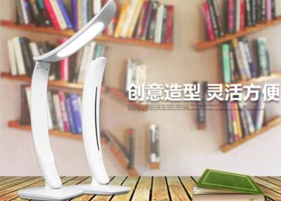 China Lámpara de escritorio recargable incorporada de la lámpara de mesa LED de la batería de litio del diseño del velero en venta