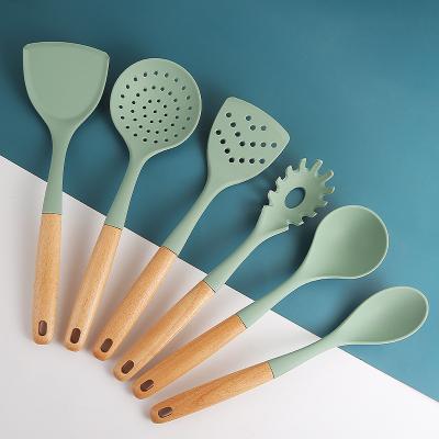 China Sustainable 6 Pieces In 1 Set Kitchen Accessories Cooking Tools Kitchen Tableware Silicone Kitchen Utensils With Wooden Handle for sale