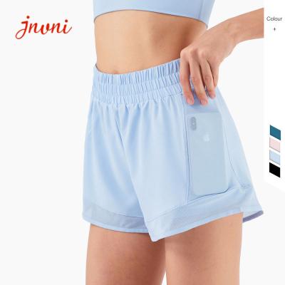 Chine L'été Mesh Double Layer Active Yoga antibactérien court-circuite des shorts de poche de séance d'entraînement à vendre