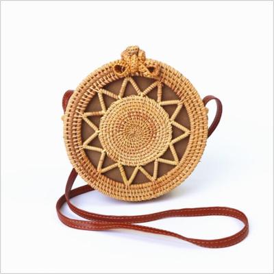 China Lady High-quality Women Fashion Natural Straw Rattan Handwoven Bag Indonesia for sale