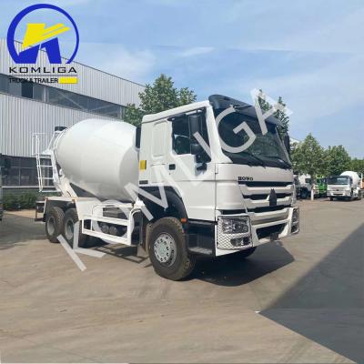 Chine Style de levage avant 6X4 Sinotruk Construction mobile mélangeur de béton lourd à vendre