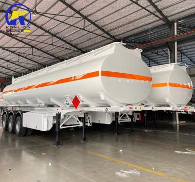 China Tanque de óleo de combustível de 40000L Tri-axles Semi-reboque com válvula de adaptador API de descarga de 4 