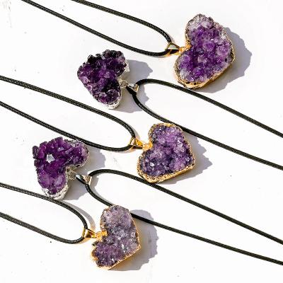 China Other Factory Wholesale Natural Amethyst Group Gold Plated Heart Pendant Healing Crystal Necklace for sale