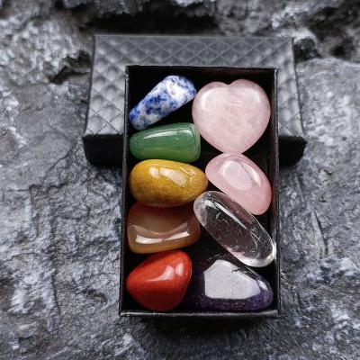 China 8pcs/set Yoga Powder Natural Irregular Polished Crystal Peach Heart Shape Meditation Soothing Gift Box Chakra Rolling Stone for sale