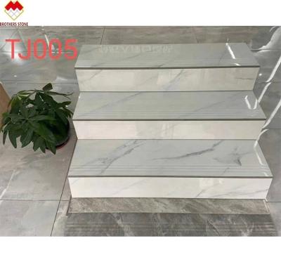 China Chapas de piso de cerâmica polida vidradas Preços Baratos Chapas de escada de porcelana de corpo inteiro 1200*470mm na China à venda