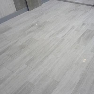 Chine Nouvelle tuile de marbre blanche en bois durable de bonne qualité à vendre