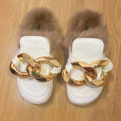 China High Quality Light Weight Style Plush PU Metal Chain 2021 New Closed Toe Flat Ring Gold Buckle Fur Sandal Women for sale