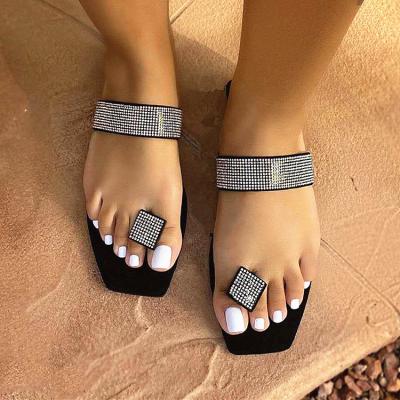 China Summer Women Bling Beach Breathable Luxury Sparkly Rhinestone Thin Flip Flop Sandals for sale