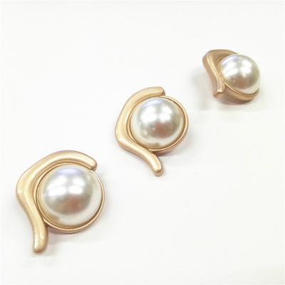 China Custom Alloy Ring White Pearl Buttons Metal Loop New Design White Pearl Leg Button Dry Cleaning For Garment Button Leg Pink Pearl for sale