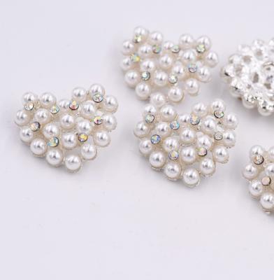 China /Dry Nickel Free Cleaner Crystal Button Clothing Sewing On Rhinestone Crystal Pearl Fashion Upholstery Metal Grass Buttons for sale