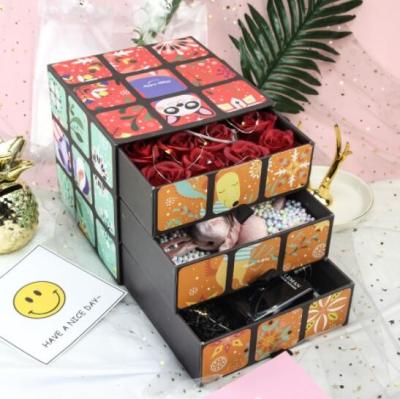 China Offset Printing Rubik'S Cube Gift Box Glossy Surface Eco Friendly Cardboard Boxes for sale