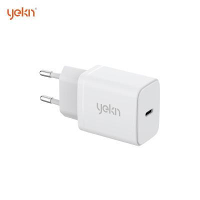 China Smart Mobile Phone Original Charger For Iphone Fast Charging Type-c Pd 18w 20w Cable Charger For Iphone 11 12 13 14 pro Max Charger Cable for sale