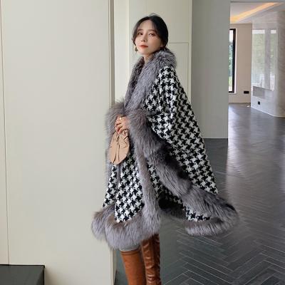 China Luxurious Silver Cashmere Fox Fur MWfur Women Cape Fashion Cashmere Poncho With Real Fox Fur Trim For Ladies for sale