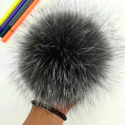 China Fashion Gift Women's Pompom Pom Pom Key Chain Bag Charm Genuine Fur Pompoms Fox Key Chain for sale