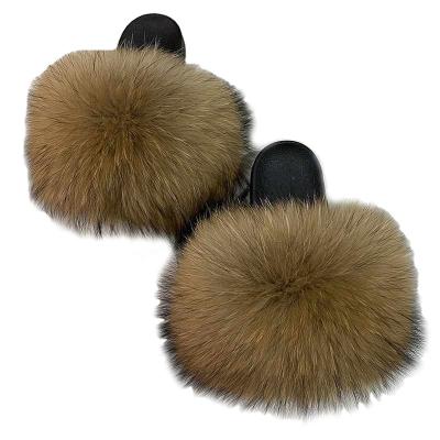 China Fashion Trend Quality Raccoon Fur Sandals Soft Wholesale Women Slippers Natural Color Fur Slides for sale