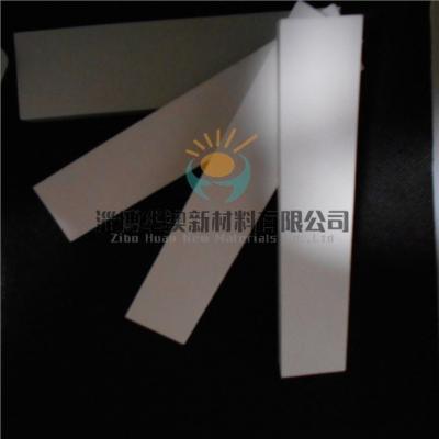 China Customized Alumina Ceramic Plates With Fracture Toughness >3.9 MPam Special Shapes Available Te koop