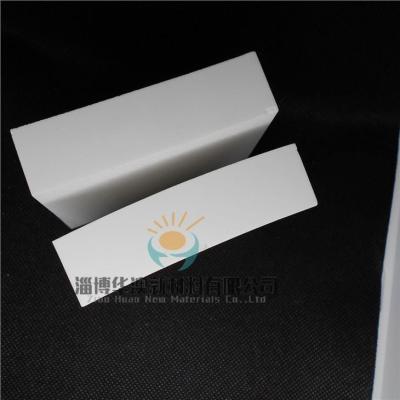 中国 95% Alumina Ceramic Plate With Hardness Superior Toughness Low Wear Volume 販売のため