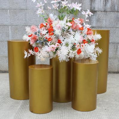 China 2021 Hot Selling Wedding Customized Luxury Event Decoration Wedding Decorations Pedestal Table for sale