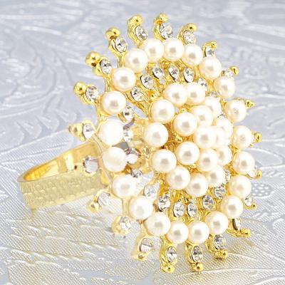 China Large Size Viable Holder Diamond Elegant Pearl Golden For Wedding Metal Gold Pearl Square Bow Brass Napkin Ring for sale