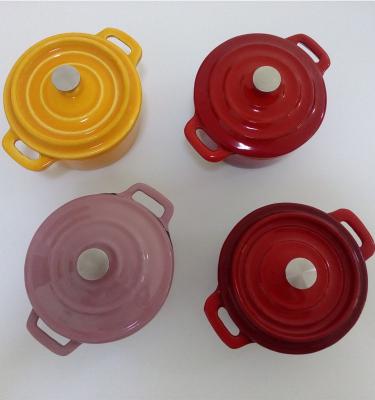 China Sustainable Color 10cm Pot Mini Round Cast Iron Casserole for sale