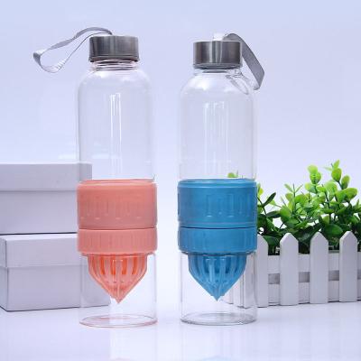 China Sustainable Portable Travel Fruit Juice Glass Unique Infuser Sport Water Bottle Lemon Filter Bottle for sale