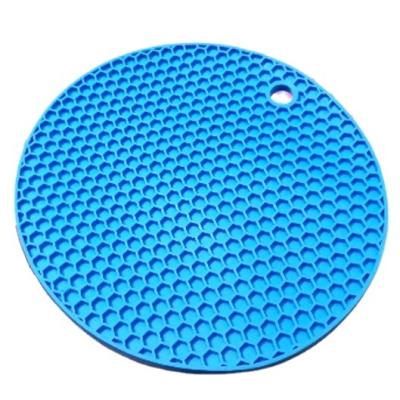 China Creative Round Ironing Heat Resistant Silicone Cup Coaster Pan Coaster Tabletop Silicone Honeycomb Heat Insulation Pad Durable for sale