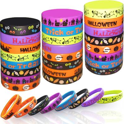 China Waterproof Halloween Gifts Kids Rubber Wristbands 40 Pack Halloween Silicone Wristbands for Trick or Treat Gifts for sale